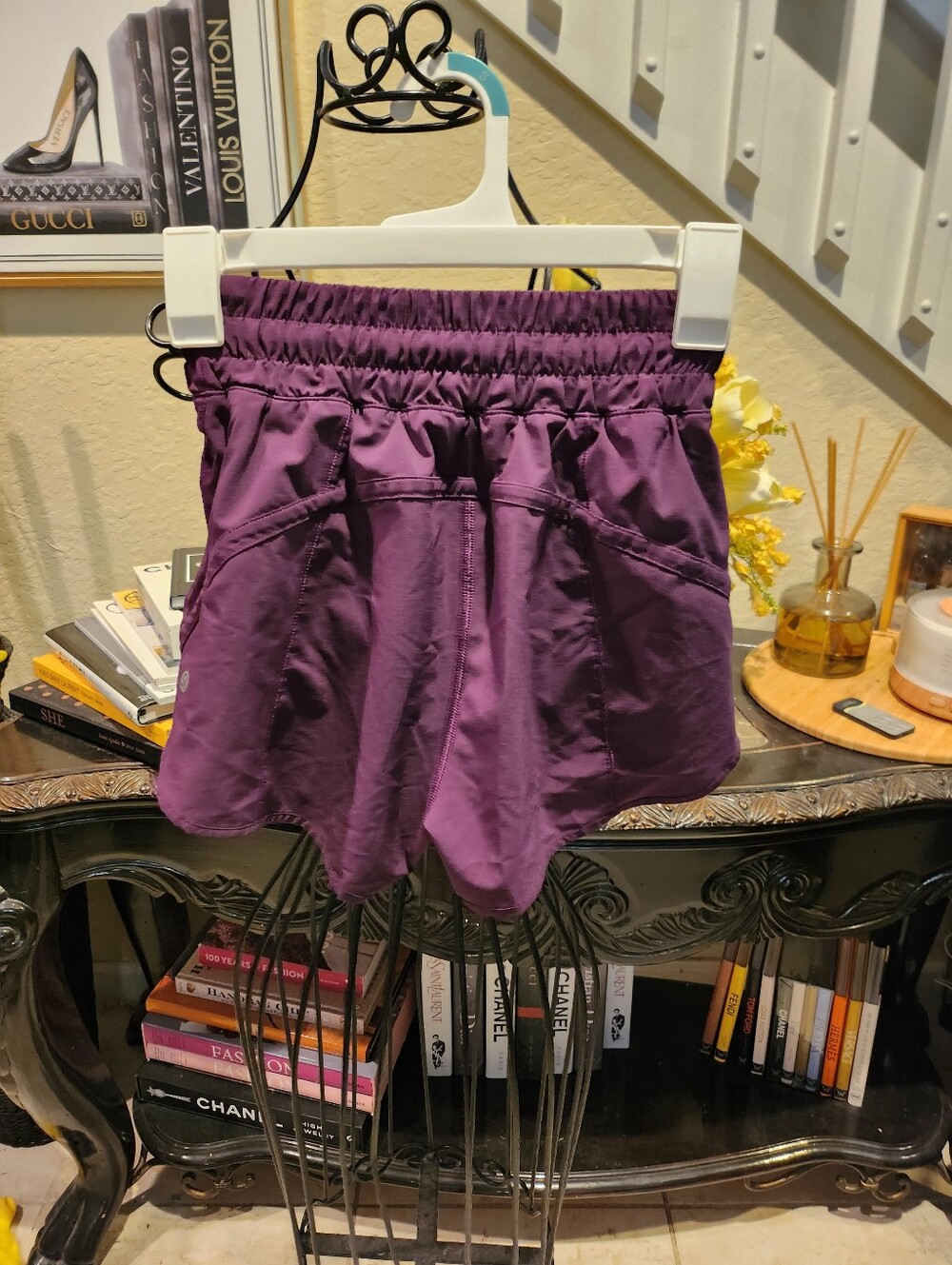 Lululemon shorts size 2 - Picture 2 of 4